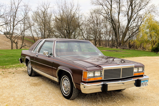 Kevin & Erin Hester's 1981Ford LTD Crown Vic 2 door